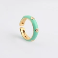 Dettaglio dell'anello in smalto verde menta placcato oro con accenti di zirconi AAA - Aperto Regolabile / Verde Menta