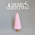 Sapin de Noël rose en feutre avec boules dorées et étoile sur socle en bois - Rose