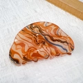 Acrylic hair claw clip with amber oil painting marble texture in rich brown tones - Golden Sand - Semicircle