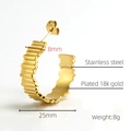 Single 18K gold plated stainless steel hoop earring with 25mm diameter and wavy texture - Diameter 25mm Width 8mm / Gold