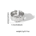 Dettaglio dell'anello in acciaio al titanio argento con trama a ingranaggi e misure - Stile Texture a Ingranaggi (TYR0289)