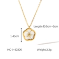 Dettaglio collana con pendente a fiore in madreperla e catena da 40,5 cm regolabile - Collana a Fiori a Cinque Petali(HC-N40306)
