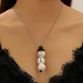 Collier avec pendentif bonhomme de neige en perles blanches pour fête de Noël - Style Bonhomme de Neige (2181)