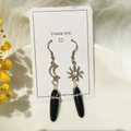 Détails des boucles d'oreilles soleil et lune en acier avec pendentifs en pierre noire - Obsidienne