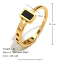 Geometrischer Ring aus 18K vergoldetem Edelstahl mit schwarzem quadratischem Inlay - Größe 6 / Gold (R230)