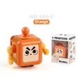 Robot antistress arancione in scatola originale per bambini di età superiore ai 6 anni - Robot con Occhi Grandi Arancione (666-9)