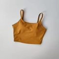 Soutien-gorge de sport jaune moutarde à fines bretelles et design minimaliste sans couture - S / Hauts / Couleur caramel