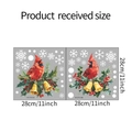 Dettaglio degli adesivi natalizi con cardinale e campana e dimensioni del prodotto 28cm - Set di 2 (28x28cm)