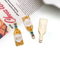 Orecchini pendenti a forma di birra in acrilico con smalto giallo e bordi dorati - Bottiglia di Birra-11x34mm / Oro KC/Giallo/Verde/Bianco
