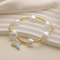 Fashionable copper beaded bracelet with heart-shaped pearls and blue fishtail charm - Light Blue Fish Tail Pendant Style / Blue