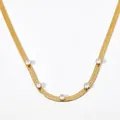 Collier maille serpent en acier doré orné de cinq zircons ronds transparents - Or + Zircon Blanc (KCD814)