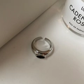 Anello aperto minimalista in argento con fascia larga e gemma nera ovale incastonata - Taglia unica / Argento Zircone Nero