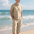 Set polo da uomo in lino kaki per le vacanze estive con dettaglio macro in spiaggia - Taglia S / Top E Pantaloni / Kaki