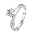 Künstlerischer S925 Sterlingsilber Ring mit 4mm Moissanit und gedrehtem Pavé-Band - US 8 / Zirkonia-Stil