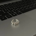 Silver croissant ring with black agate, adjustable open design for women - Croissant Design Open Ring (J1645)