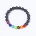 Natuurlijke Lava Steen Chakra Armband met Kleurrijke Edelsteen Kralen en Metalen Afstandhouders - Kleurrijk