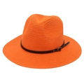 Dettaglio della trama del cappello di paglia Panama arancione con cinturino in pelle marrone - Taglia Unica (Paglia Piatta) / Arancione (Fascia in Pelle Nera)