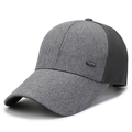 Gorra de béisbol gris oscuro para hombre con paneles de malla y logo metálico - Ajustable / gris oscuro