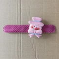 Bracciale a scatto natalizio rosa con paillettes e simpatico pupazzo di neve in peluche - Pupazzo di Neve Rosa con Paillettes (H3-2)