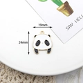 Ciondolo panda in lega smaltata bianco e nero con dimensioni di 19x24mm per gioielli - Testa di Panda