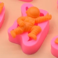 Roze siliconen astronautenvorm met oranje figuurtje voor DIY bakken en fondant - Astronaut Dynamische Pose Stijl (3)
