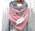 Detail of pink and gray hooded shawl with white feather patterns and buckle closure - 150*75cm / Pink Grey Feather Butterfly (Image 18)