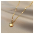 Collier cœur doré élégant avec gravure Love sur fond de tissu en soie - Or Coeur