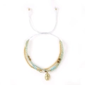 Pulsera de la amistad de tres capas en cuentas azules y doradas con dije religioso - Colgante de María de Tres Capas Azul Cielo Oro