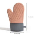 Pink silicone and grey cloth heat resistant oven mitt with non-slip texture 30x14.5cm - Pink