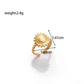 Goldener Titanstahlring mit gedrehtem Band und radialem Muster, Größe 1,61 cm - MN321 Goldener runder Ring