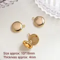 Dettaglio macro del ciondolo a medaglione rotondo apribile placcato oro 14k da 13x16mm - 7# Medaglione rotondo in oro 18 carats