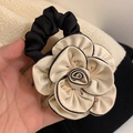 Élastique À Cheveux Camélia Blanc