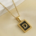 Collier en acier inoxydable plaqué or 18K avec pendentif lettre D émaillé noir - Lettre D
