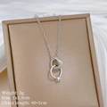 Nahaufnahme der silbernen Herz-Ring-Halskette mit 40+5 cm Kette und 3g Gewicht - Silber (G554)