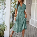 Abito midi verde a pois con scollo a V, bottoni e cintura in vita per uno stile casual - XS / Verde scuro