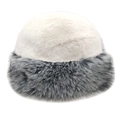 Dettaglio cappello a secchiello in peluche con parte superiore crema e bordo in ecopelliccia - M (56-58cm) / Cappello Mongolo Bianco