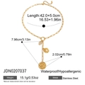 Detailansicht der 18K Gold-Edelstahlkette mit Herz- und Handanhänger und Perlenakzent - Münze Hand der Fatima Stil (JDN0207037)