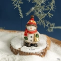 Miniature resin snowman figurine with red hat and gold bell decoration, height 7cm - Resin Snowman with Bell Style
