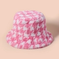 Pink and white houndstooth faux fur bucket hat with soft plush texture for winter - M (56-58cm) / Pink