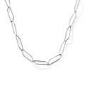 Macro-opname van zilveren paperclip-schakelketting met gepolijste metalen afwerking - Overdreven Grof / Zilver