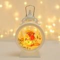 Weiße Weihnachts-LED-Laterne mit Weihnachtsmann-Motiv und warmgelber Beleuchtung - Weißer Weihnachtsmann