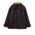 Vintage dunkelbraune Kunstlederjacke mit Plüschkragen und Manschetten auf weißem Hintergrund - XS / Braun