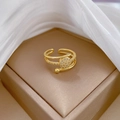 Detailansicht eines dreischichtigen vergoldeten verstellbaren Rings mit Zirkonia-Besatz - Einstellbar Offen / Gold (R137)