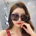 Polarized camellia sunglasses with large square brown gradient lenses and gold rim - Square Leopard Frame