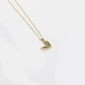 Collana a cuore dorata con zircone verde rettangolare e accenti di cristallo bianco - Cuore in Zirconia Verde (XL3202-3)