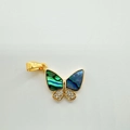 Detailansicht Schmetterling-Anhänger 18K Vergoldet mit blauer Muschel und Zirkonia - Kleiner Schmetterling Gold (Abalone-Muschel)