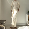 Y2K Maxikleid in Cremeweiß mit eleganten unregelmäßigen gerafften Details - M / Aprikose