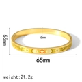 Bracelet jon jonc en acier inoxydable émaillé à motif floral, 65x55mm et 6mm de large - Ornement Floral Doré (TB7032-9)