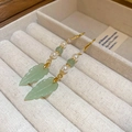 Boucles d'oreilles élégantes style nouveau chinois avec feuilles de jade et perles - Style Crochet No. 21 (HE19468) / Or-Vert