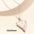 Collar con colgante de corazón plateado 33x25mm con cadena fina variante - Corazón Minimalista Grande / Plateado